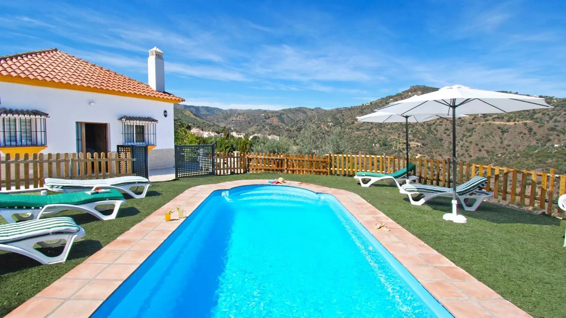 Casa Avila Comares 0*,